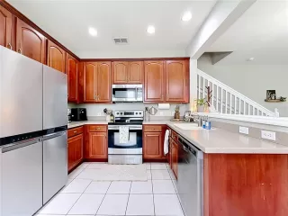 Photo #6: O6413301 Listing