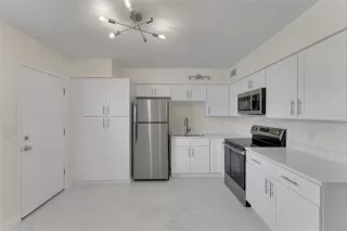 Photo #2: O6413478 Listing 