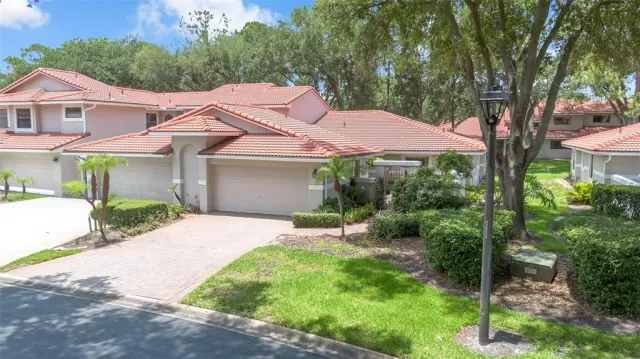 MLS: O6413667 Condo For Sale