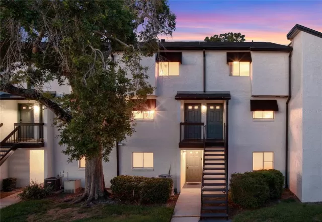 MLS: O6414034 Condo For Sale
