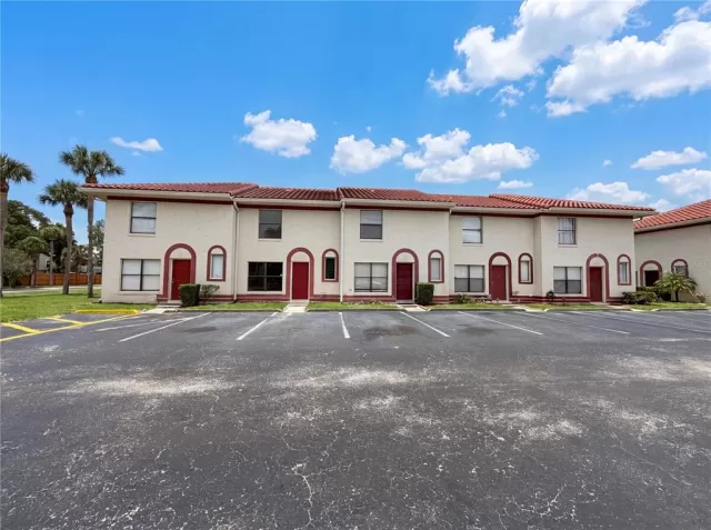 MLS: O6414423 Condo For Sale