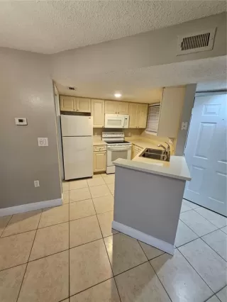 Photo #4: O6414455 Listing 