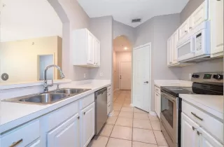 Photo #5: O6414518 Listing