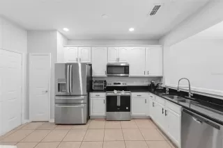 Photo #4: O6414654 Listing