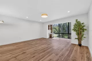 Photo #2: O6414821 Listing
