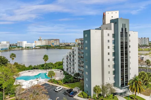 MLS: O6414903 Condo For Sale