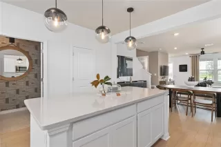 Photo #5: O6414943 Listing