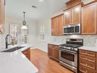 Photo #5: O6414962 Listing