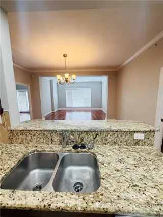 Photo #5: O6415062 Listing
