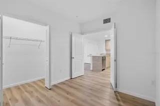 Photo #1: O6415153 Listing 