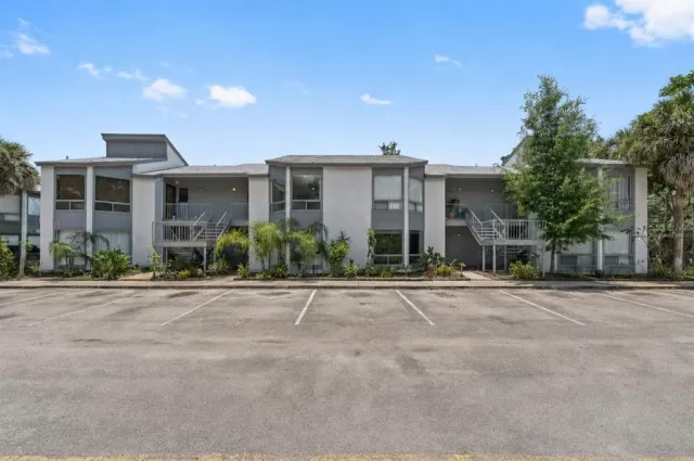 MLS: O6415177 Condo For Sale