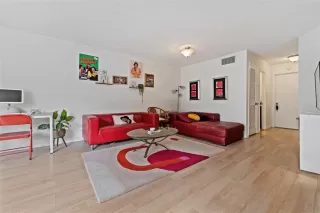 Photo #1: O6415177 Listing