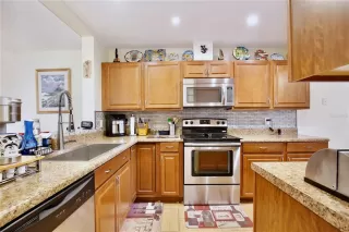 Photo #6: O6415345 Listing