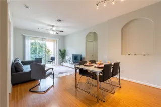 Photo #3: O6415369 Listing