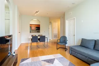 Photo #5: O6415369 Listing