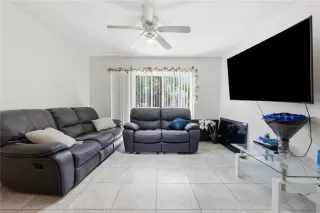 Photo #3: O6415444 Listing