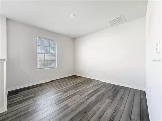 Photo #4: O6416015 Listing 