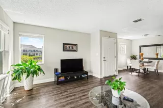 Photo #1: O6416786 Listing