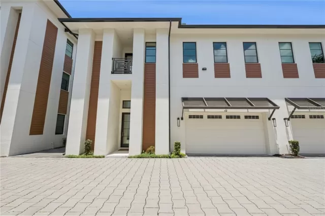 MLS: O6417375 Condo For Sale