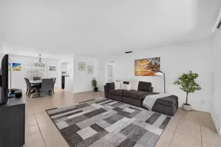 Photo #2: O6417533 Listing