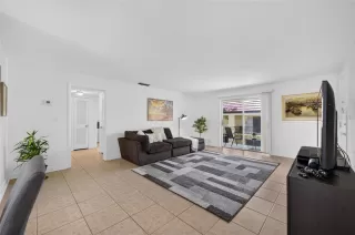 Photo #3: O6417533 Listing
