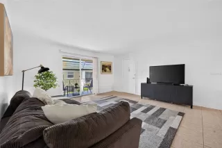 Photo #4: O6417533 Listing