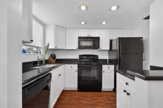 Photo #5: O6417533 Listing