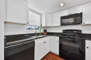 Photo #6: O6417533 Listing