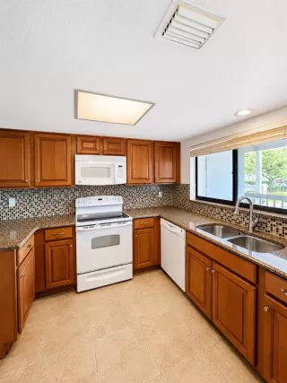 Photo #1: O6417898 Listing