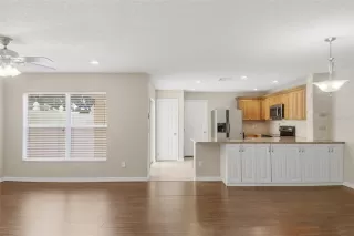 Photo #5: O6417968 Listing