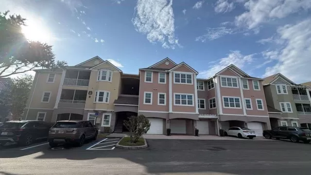 MLS: O6418142 Condo For Sale