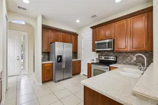 Photo #4: O6418210 Listing