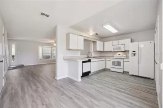 Photo #6: O6418237 Listing