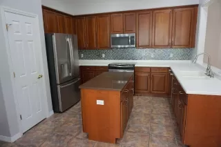 Photo #4: O6418260 Listing