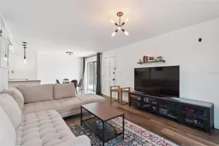 Photo #5: O6418274 Listing