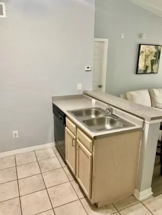 Photo #5: O6418734 Listing