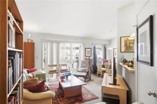 Photo #2: O6418765 Listing