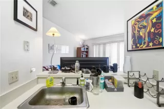 Photo #6: O6418765 Listing