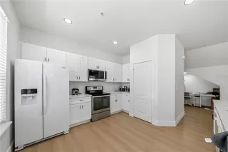 Photo #5: O6418810 Listing