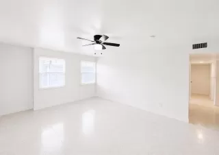 Photo #1: O6418862 Listing