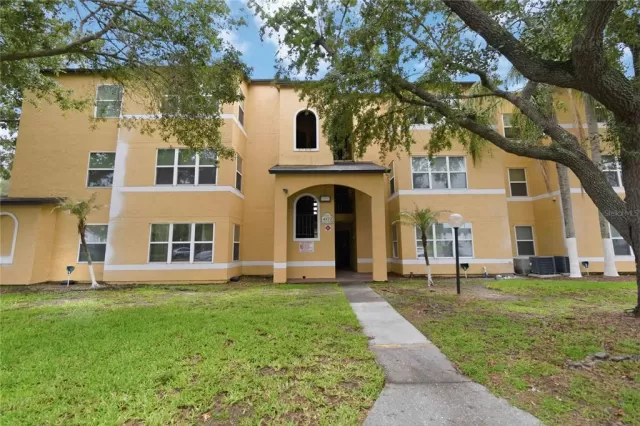 MLS: O6418896 Condo For Sale