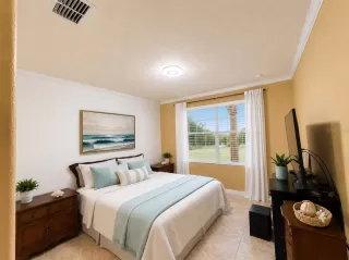 Photo #5: O6419021 Listing 