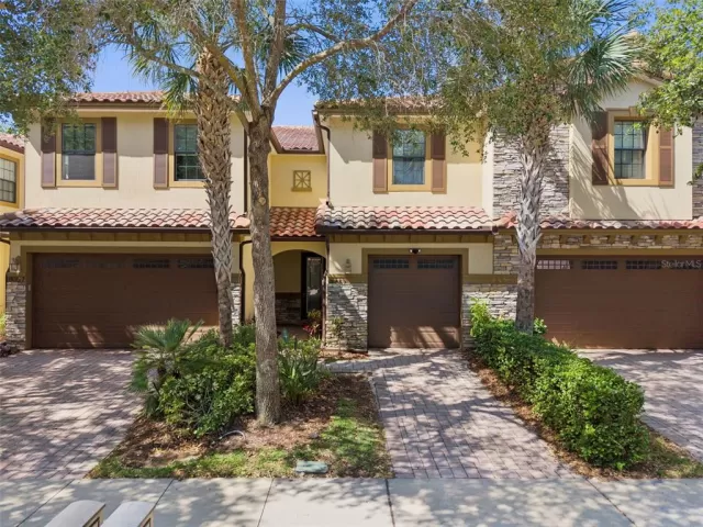 MLS: O6419029 Condo For Sale