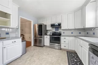 Photo #6: O6419048 Listing