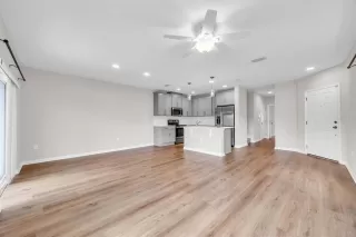 Photo #6: O6419095 Listing 