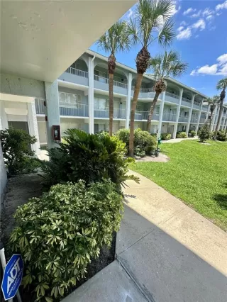 Photo #1: O6419128 Listing