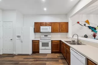 Photo #4: O6419329 Listing 