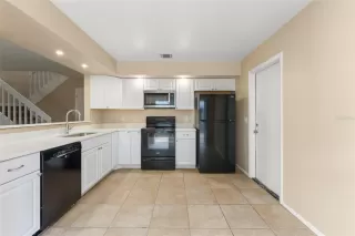 Photo #5: O6419649 Listing 