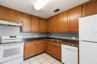 Photo #5: O6419805 Listing