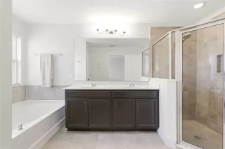 Photo #4: O6419885 Listing 